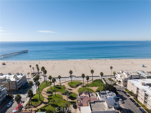 535 11th Street, Hermosa Beach, California 90254, 3 Bedrooms Bedrooms, ,2 BathroomsBathrooms,Residential,For Sale,11th,AR24151630