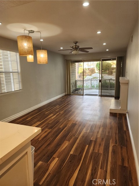 Detail Gallery Image 4 of 38 For 3660 S Bear #C #28,  Santa Ana,  CA 92704 - 2 Beds | 2 Baths