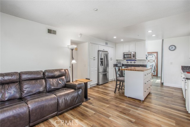 Detail Gallery Image 9 of 22 For 13667 Crawford Ct, Fontana,  CA 92336 - 4 Beds | 2/1 Baths