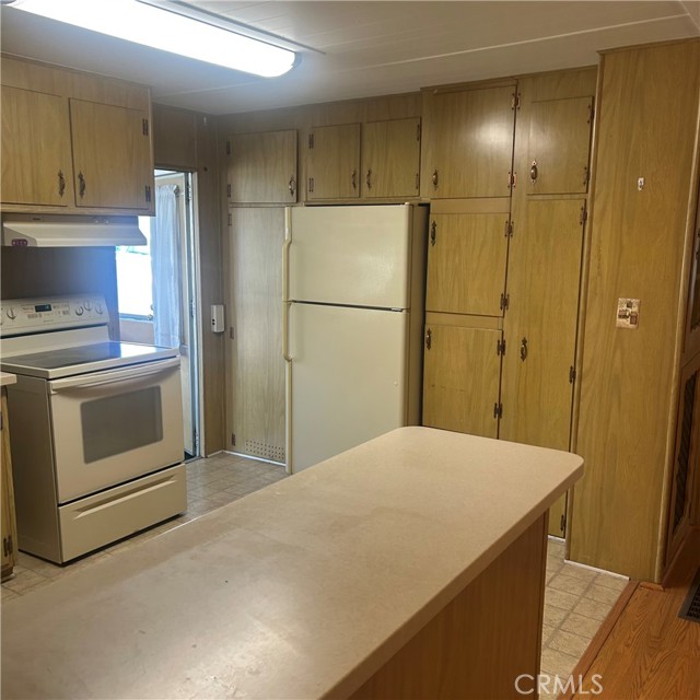 450 Judson Avenue, Redlands CA: https://media.crmls.org/medias/a02e0d83-cda9-4a74-ab52-6ced81bfbc90.jpg