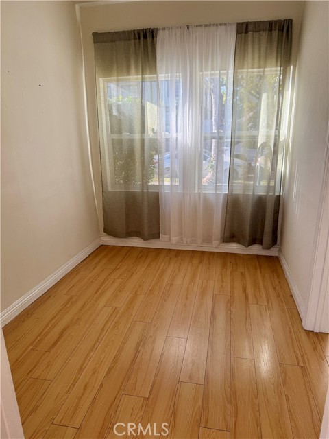 Detail Gallery Image 8 of 12 For 411 Myrtle, Glendale,  CA 91203 - 2 Beds | 1 Baths