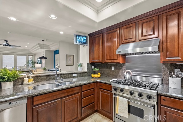 Detail Gallery Image 24 of 32 For 12044 Hoffman St #204,  Studio City,  CA 91604 - 3 Beds | 3 Baths