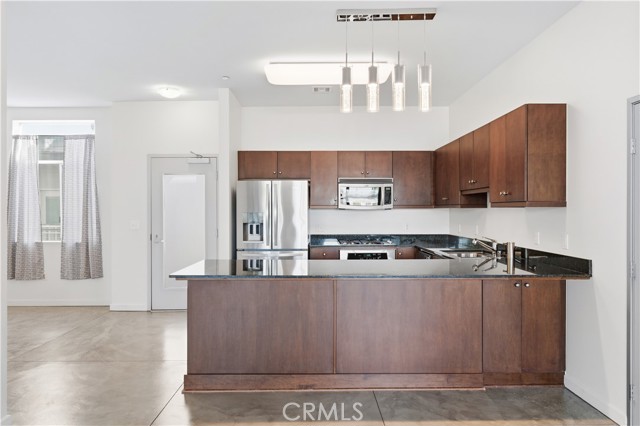 Detail Gallery Image 6 of 30 For 435 W Center Street Promenade, Anaheim,  CA 92805 - 2 Beds | 2 Baths