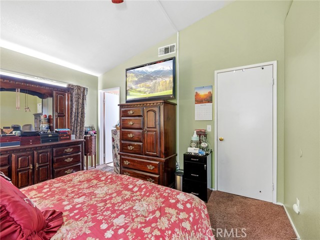 9919 Payne Court, Adelanto CA: https://media.crmls.org/medias/a030470b-8183-4dad-9a46-6a7928819ea9.jpg
