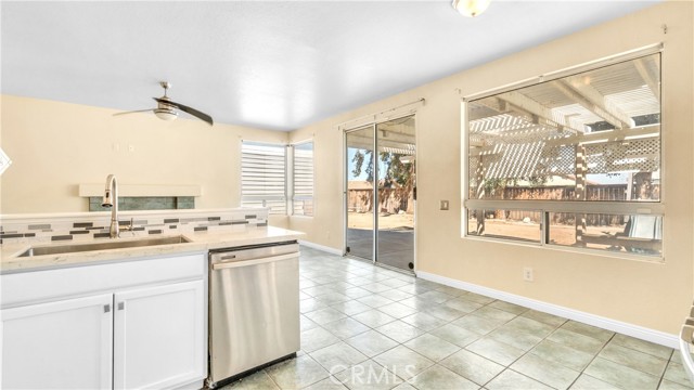 Detail Gallery Image 8 of 53 For 13257 Antioch Cir, Victorville,  CA 92392 - 4 Beds | 2/1 Baths