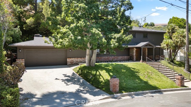 Detail Gallery Image 2 of 35 For 20225 Allentown Dr, Woodland Hills,  CA 91364 - 5 Beds | 4/2 Baths