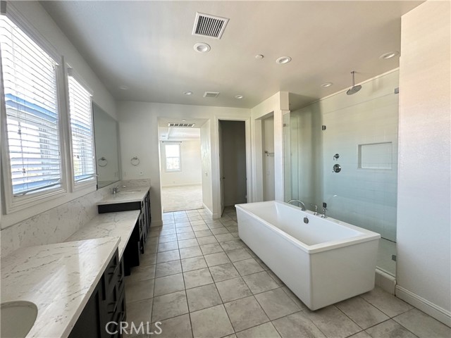 5 Zion Drive, Lake Forest CA: https://media.crmls.org/medias/a031a65f-5134-40d6-b724-3ba1ac7abe6e.jpg