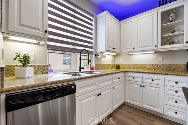 Detail Gallery Image 8 of 32 For 4424 Owens St #105,  Corona,  CA 92883 - 2 Beds | 2/1 Baths