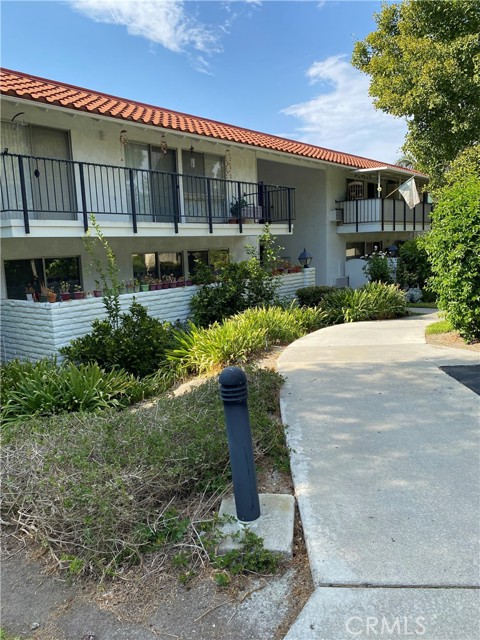 2118 Via Puerta, Laguna Woods CA: https://media.crmls.org/medias/a031d580-7c2b-40a7-b905-3be937e912dd.jpg