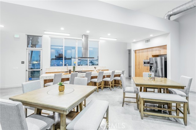 Detail Gallery Image 3 of 27 For 12801 Brookhurst St, Garden Grove,  CA 92840 - 2 Beds | 2/1 Baths