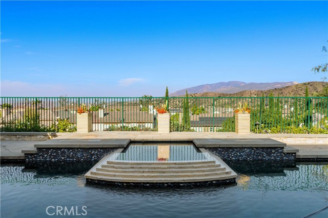 1040 S Summer Breeze Lane, Anaheim CA: https://media.crmls.org/medias/a0325fee-d0fa-425e-ac48-2c1459bdc9b4.jpg