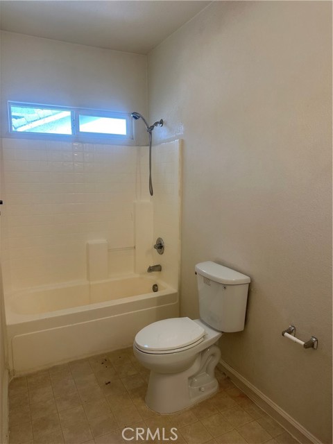 Detail Gallery Image 13 of 46 For 17385 Stone Celler Way, Lathrop,  CA 95330 - 4 Beds | 3 Baths