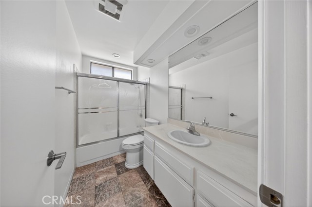 Detail Gallery Image 19 of 43 For 15235 Magnolia Bld #E,  Sherman Oaks,  CA 91403 - 3 Beds | 3 Baths