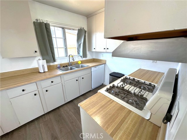 Image 16 of 42 For 820 Kenmore Street