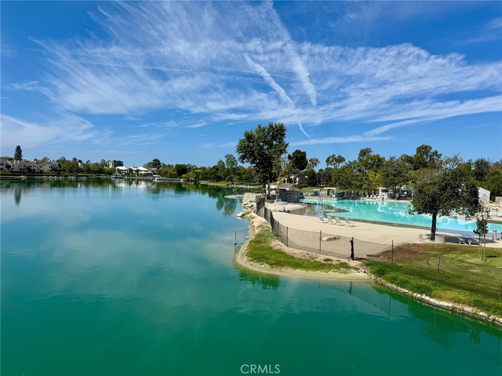 https://media.crmls.org/medias/a0348074-63a1-4782-8581-becabb752c33.jpg?preset=X-Large