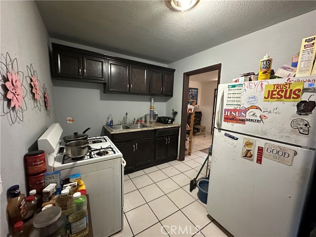 332 S Spring Street, Blythe CA: https://media.crmls.org/medias/a0356dc1-71af-4b36-b7f5-f5c4e9cd4410.jpg