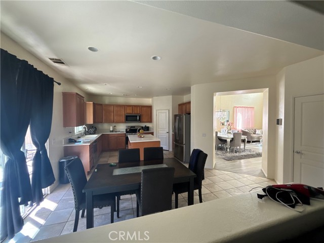 Detail Gallery Image 26 of 62 For 16545 Ukiah St, Victorville,  CA 92394 - 4 Beds | 2/1 Baths