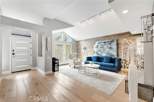 Detail Gallery Image 13 of 55 For 1916 Pine St, Huntington Beach,  CA 92648 - 4 Beds | 3 Baths