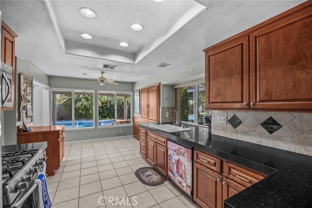 Detail Gallery Image 12 of 47 For 1233 Dale, Corona,  CA 92878 - 3 Beds | 2 Baths