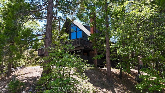 553 Pioneer Road, Lake Arrowhead CA: https://media.crmls.org/medias/a0380695-ddc1-43c1-b280-e60a9bffb76f.jpg