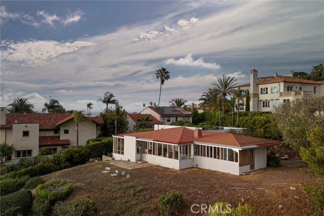 1400 Via Montemar, Palos Verdes Estates CA: https://media.crmls.org/medias/a0383b2b-b3ae-4d2d-ac32-bacad5b6dceb.jpg