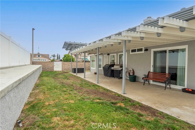 7483 Catalpa Avenue, Highland CA: https://media.crmls.org/medias/a0385a93-2ee8-4240-897a-fdb0a2be9b4f.jpg