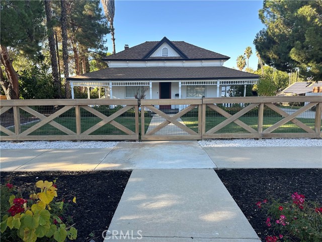 Detail Gallery Image 2 of 60 For 1226 W Olive Ave, Redlands,  CA 92373 - 3 Beds | 2/1 Baths