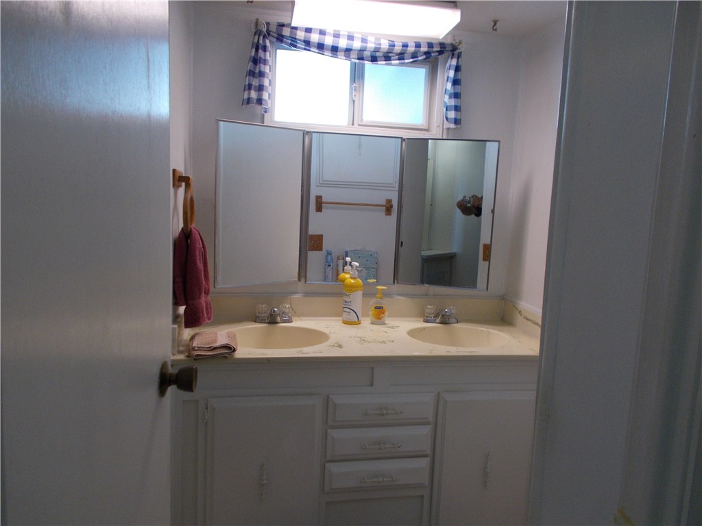 Detail Gallery Image 8 of 10 For 140 S Dolliver St #157,  Pismo Beach,  CA 93449 - 2 Beds | 2 Baths