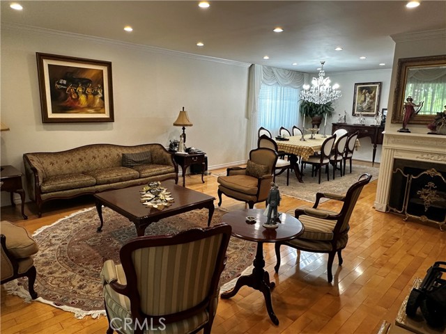 7800 Via Genova, Burbank CA: https://media.crmls.org/medias/a039bcd2-5f87-449e-af4d-d4141e8ff4d2.jpg