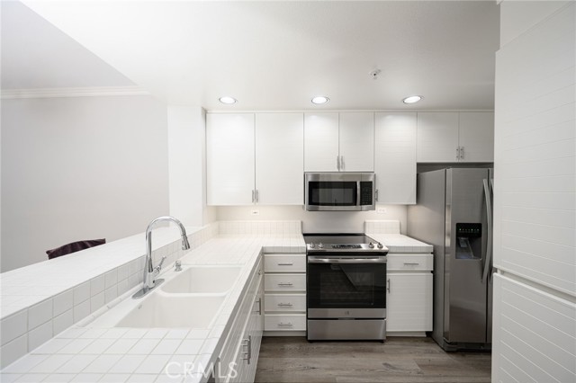 2253 Martin #111, Irvine, CA, 92612 2253 Martin #111, Irvine, CA, 92612