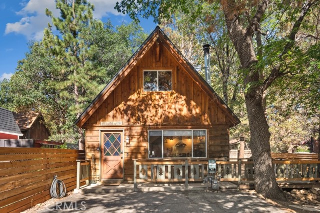 604 Spruce Lane, Sugarloaf CA: https://media.crmls.org/medias/a03a105a-c39c-4e2a-b451-3a15a22fe8f9.jpg