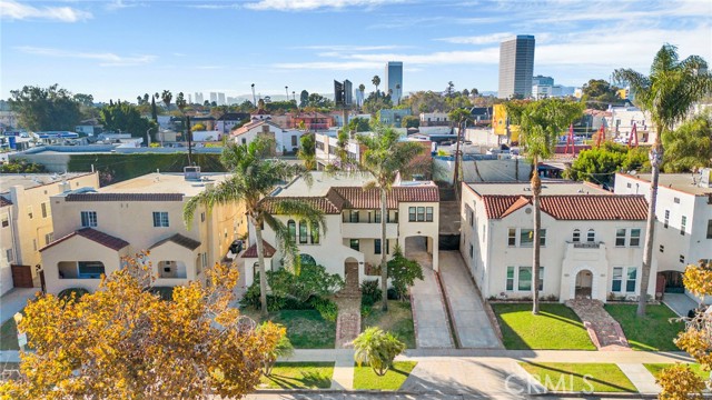 Detail Gallery Image 31 of 31 For 933 S Sycamore Ave, Los Angeles,  CA 90036 - 4 Beds | 2/2 Baths