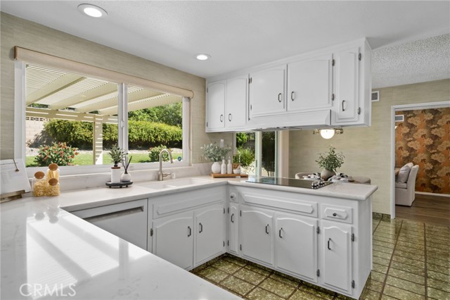 Detail Gallery Image 8 of 34 For 1063 W 19th, Upland,  CA 91784 - 4 Beds | 2 Baths