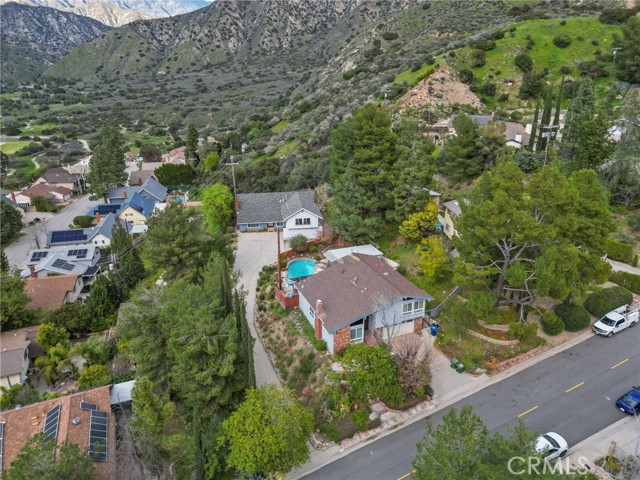 Detail Gallery Image 11 of 54 For 7433 Alpine Way, Tujunga,  CA 91042 - 5 Beds | 3 Baths