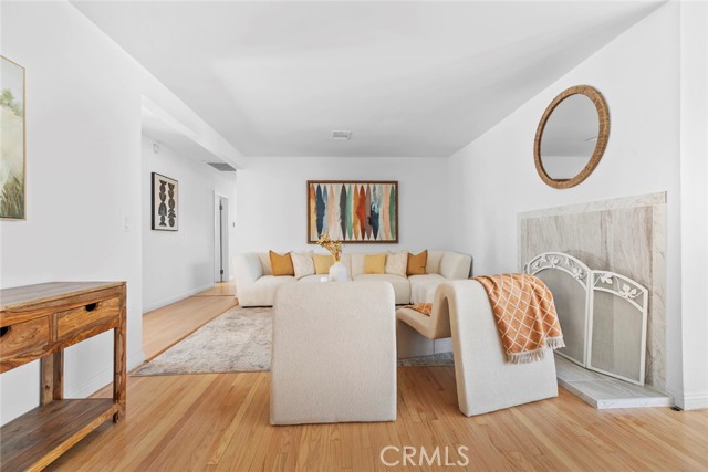 Detail Gallery Image 14 of 68 For 6454 Baird Ave, Reseda,  CA 91335 - 4 Beds | 2/1 Baths