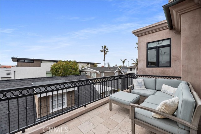 57 20th Court, Hermosa Beach, California 90254, 3 Bedrooms Bedrooms, ,3 BathroomsBathrooms,Residential,Sold,20th Court,SB23042820