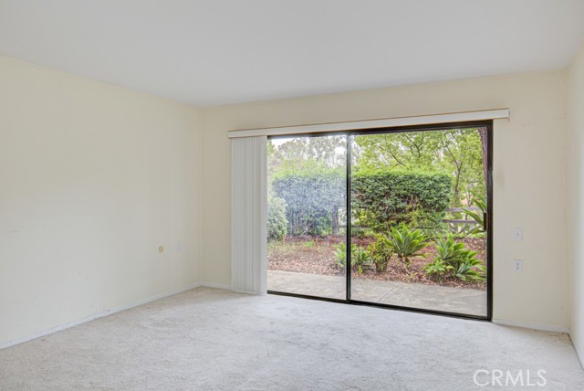 5006 Duverney, Laguna Woods CA: https://media.crmls.org/medias/a03ff260-4f97-45ef-a68a-1e2aa40b892e.jpg
