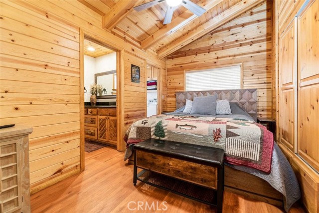 Detail Gallery Image 18 of 34 For 40356 Cliff Ln, Big Bear Lake,  CA 92315 - 2 Beds | 2 Baths