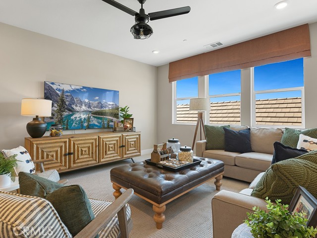 Detail Gallery Image 16 of 52 For 28535 Old Springs Road, Castaic,  CA 91384 - 5 Beds | 5/1 Baths