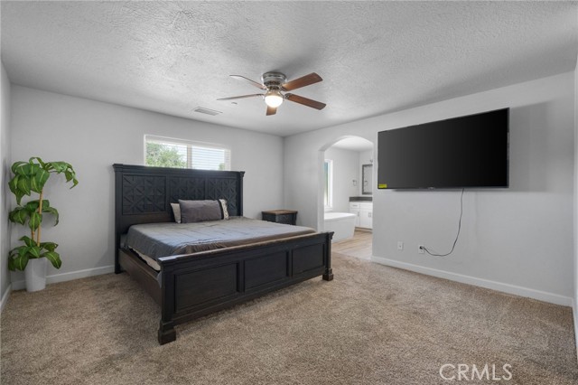 Detail Gallery Image 18 of 37 For 19601 Yanan Rd, Apple Valley,  CA 92307 - 4 Beds | 2/1 Baths