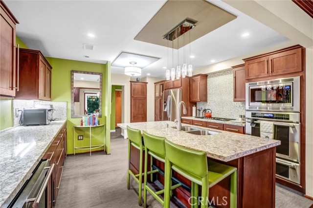 Detail Gallery Image 13 of 40 For 6073 Loynes #32,  Long Beach,  CA 90803 - 3 Beds | 3 Baths