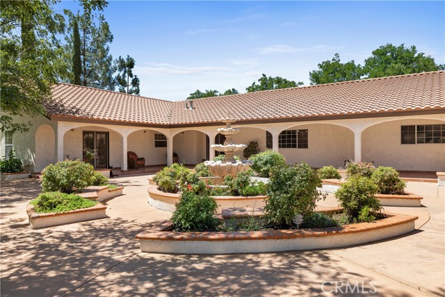 35356 Sierra Vista Drive, Agua Dulce CA: https://media.crmls.org/medias/a040fb25-73b9-4b0a-91d3-685f323eb9a9.jpg