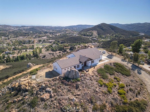Detail Gallery Image 9 of 15 For 39472 Vista Del Bosque, Murrieta,  CA 92562 - 3 Beds | 2 Baths