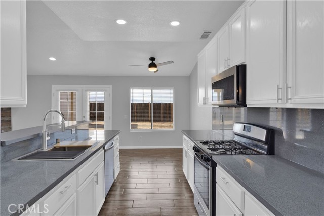 Detail Gallery Image 22 of 65 For 12268 Shadow, Victorville,  CA 92392 - 4 Beds | 3 Baths