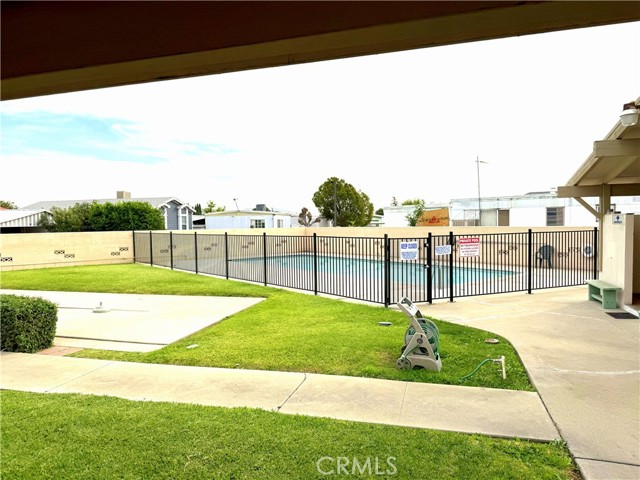 Detail Gallery Image 30 of 38 For 185 N Eucalyptus #53,  Rialto,  CA 92376 - 2 Beds | 1 Baths