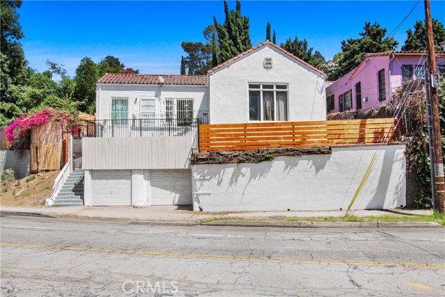 2346 N Cahuenga Boulevard Hollywood Hills, California 2346 N Cahuenga Boulevard