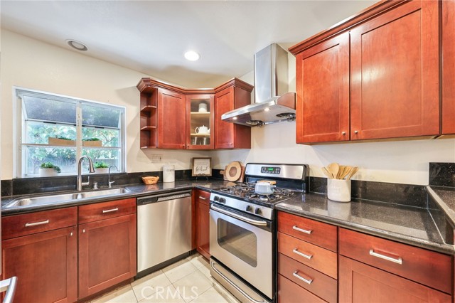 Detail Gallery Image 8 of 28 For 509 N Sierra Vista St #B,  Monterey Park,  CA 91755 - 3 Beds | 2/1 Baths