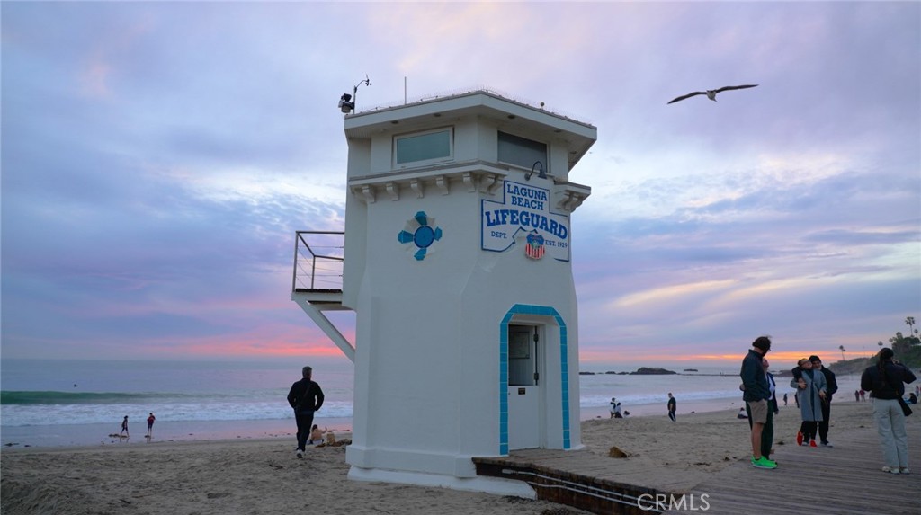 https://media.crmls.org/medias/a0428f1f-c314-4b8a-a549-5fb7e90ccea0.jpg?preset=X-Large