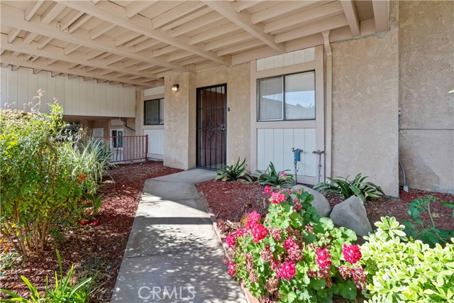1745 Los Feliz Drive, Thousand Oaks CA: https://media.crmls.org/medias/a042f62e-a2a5-4dcf-af5e-f7a2073a3e5c.jpg