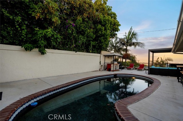 2165 W General Street, Rancho Palos Verdes CA: https://media.crmls.org/medias/a0430427-c81b-4acc-8697-63de0a03191f.jpg